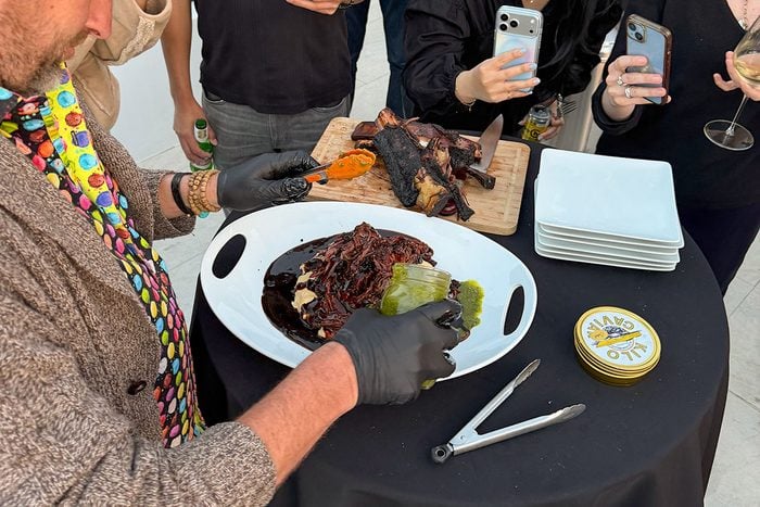 How to Turn a Backyard Grill Session Into a Group Dining Experience